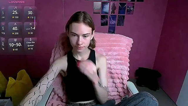 Fiona Night online show from November 2025 06:37:01 AM