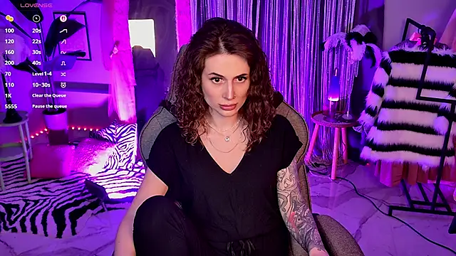 Snapshot of OliviaMcClean chatting on June 2026 04:45:02 PM OliviaMcClean online show from June 2026 04:45:02 PM
