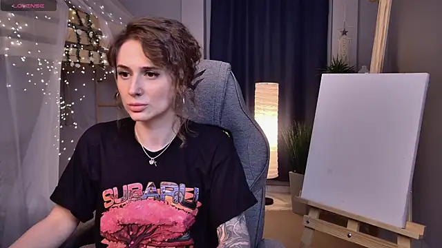 Snapshot of OliviaMcClean chatting on June 2026 12:32:02 AM OliviaMcClean online show from June 2026 12:32:02 AM
