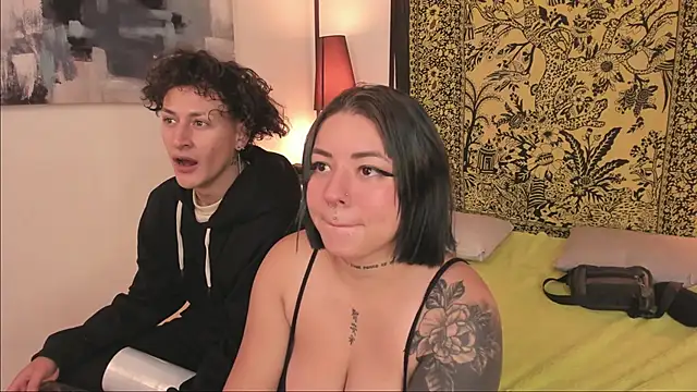 Aria and orien online show from November 2025 11:10:02 AM