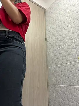 Snapshot of ElectraRhodes1 chatting on February 2026 05:00:02 PM ElectraRhodes1 online show from February 2026 05:00:02 PM