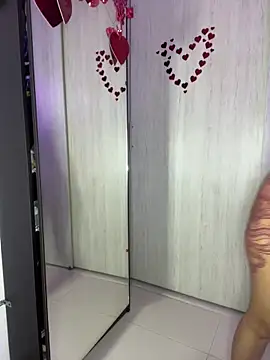 Snapshot of ElectraRhodes1 chatting on February 2026 08:42:02 PM ElectraRhodes1 online show from February 2026 08:42:02 PM