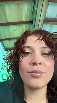 Snapshot of LiraSonnett chatting on December 2025 09:09:02 PM LiraSonnett online show from December 2025 09:09:02 PM