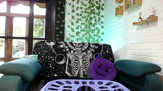 Snapshot of LiraSonnett chatting on January 2026 09:42:01 PM LiraSonnett online show from January 2026 09:42:01 PM