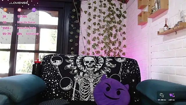 Snapshot of LiraSonnett chatting on February 2026 09:09:02 PM LiraSonnett online show from February 2026 09:09:02 PM