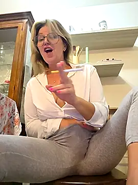 Snapshot of Melody73 chatting on November 2025 09:56:02 AM Melody73 online show from November 2025 09:56:02 AM