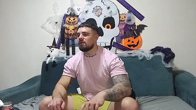 Snapshot of Tiberius_hunk chatting on October 2025 02:07:02 PM Tiberius hunk online show from October 2025 02:07:02 PM