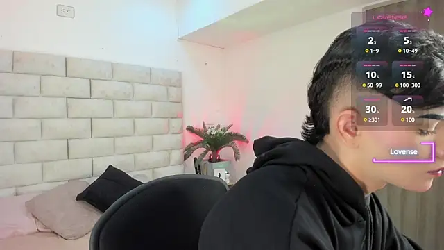 Snapshot of Dylan_Turnerr chatting on March 2025 04:43:02 AM Dylan Turnerr online show from March 2025 04:43:02 AM