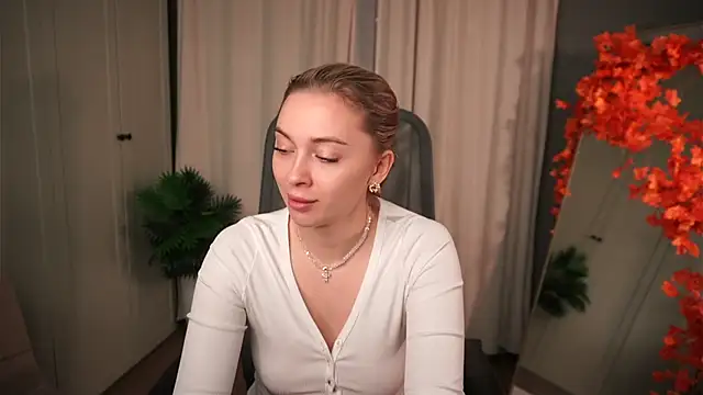 christie luv online show from November 2025 02:27:01 PM