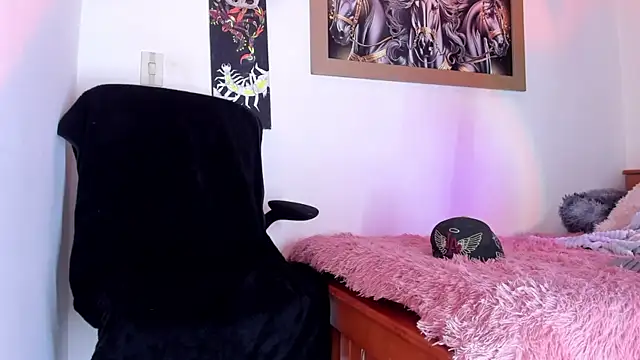 CRAZY-BOY99 online show from April 2026 11:52:02 AM