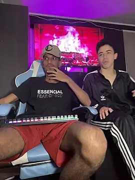 Snapshot of Miguel_bigcock chatting on March 2025 01:57:02 PM Miguel bigcock online show from March 2025 01:57:02 PM