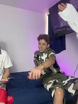 Snapshot of Miguel_bigcock chatting on October 2025 08:19:01 PM Miguel bigcock online show from October 2025 08:19:01 PM