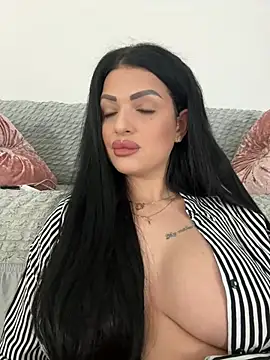 IrisRossie online show from June 2026 05:43:02 AM