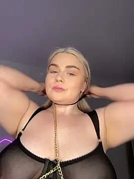 Snapshot of April_Vancee chatting on March 2025 12:30:02 PM April Vancee online show from March 2025 12:30:02 PM