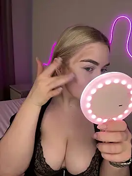 Snapshot of April_Vancee chatting on March 2025 06:37:02 AM April Vancee online show from March 2025 06:37:02 AM