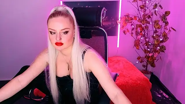 Snapshot of Miss_Alice_Silver chatting on October 2025 04:13:01 PM Miss Alice Silver online show from October 2025 04:13:01 PM