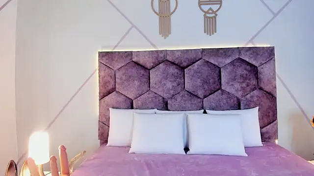 Snapshot of aurora_collinss_ chatting on November 2025 01:13:02 PM aurora collinss online show from November 2025 01:13:02 PM