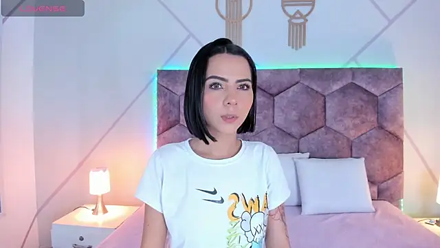 Snapshot of aurora_collinss_ chatting on December 2025 12:20:01 PM aurora collinss online show from December 2025 12:20:01 PM