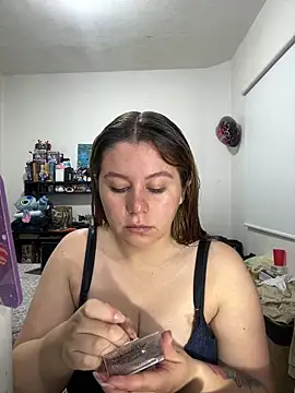 Snapshot of sarah_t1_ chatting on May 2026 05:40:02 PM sarah t1 online show from May 2026 05:40:02 PM