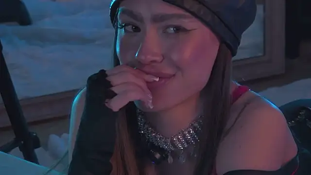 Amanda River online show from November 2025 11:14:01 PM