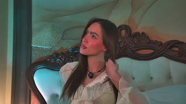 Amanda River online show from April 2026 11:27:01 PM