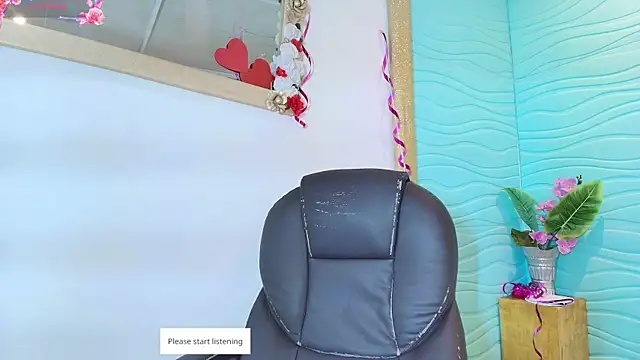 Mia Montess online show from February 2026 12:32:02 PM