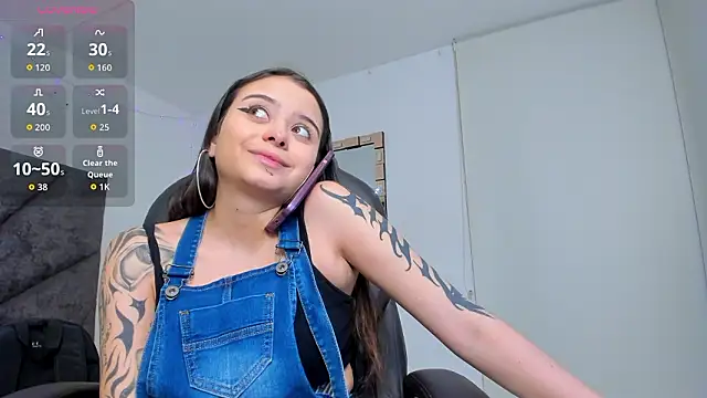 Snapshot of SaskiaGrendel chatting on February 2026 12:05:02 AM SaskiaGrendel online show from February 2026 12:05:02 AM