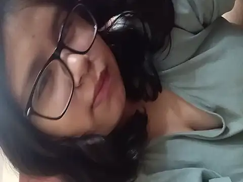 Snapshot of Maferyale chatting on February 2026 05:01:02 AM Maferyale online show from February 2026 05:01:02 AM