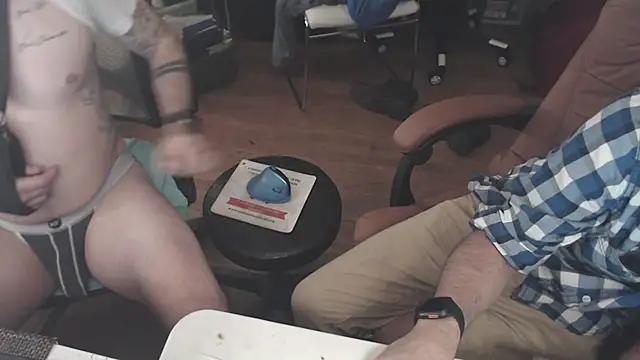 weknowourworth6999 online show from October 2025 09:49:02 PM