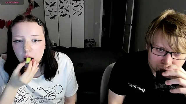 JayMollyy online show from April 2026 03:37:01 PM