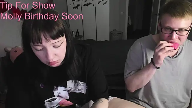 Snapshot of JayMollyy chatting on May 2026 06:04:02 PM JayMollyy online show from May 2026 06:04:02 PM
