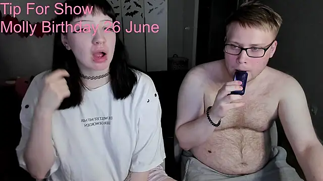Snapshot of JayMollyy chatting on May 2026 04:37:02 PM JayMollyy online show from May 2026 04:37:02 PM