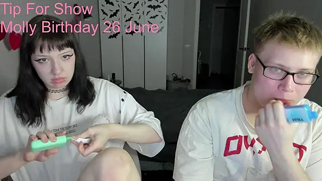 Snapshot of JayMollyy chatting on June 2026 05:25:01 PM JayMollyy online show from June 2026 05:25:01 PM
