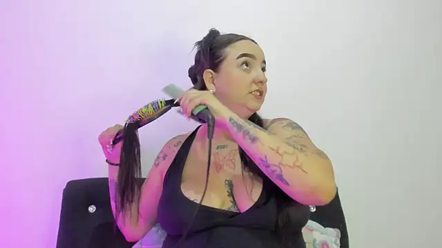 Celestte online show from September 2025 01:00:01 AM