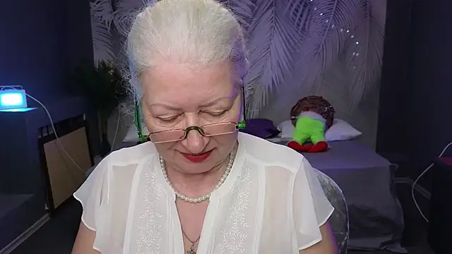 Maya Mayflower online show from March 2025 03:24:01 PM