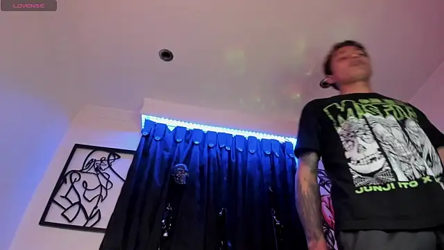 KratosAfroditacs online show from March 2025 10:13:02 PM