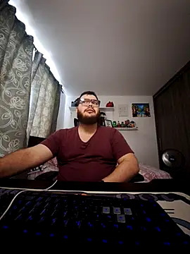 Edmund98 online show from November 2025 07:58:01 PM