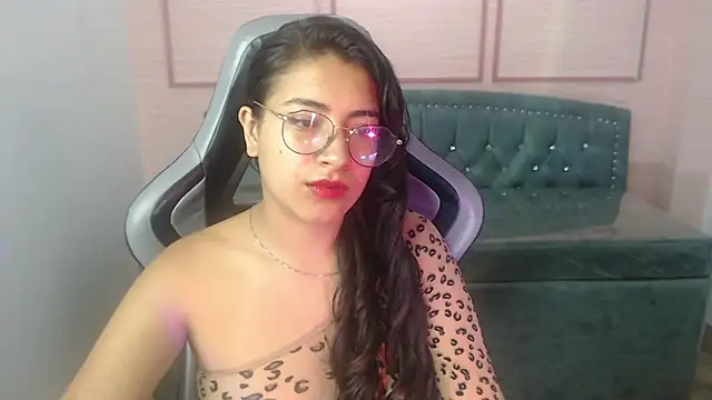 Snapshot of alexa_romero_t chatting on October 2025 12:50:02 PM alexa romero t online show from October 2025 12:50:02 PM
