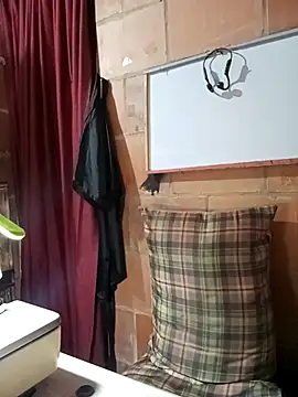 isis milove online show from February 2026 12:16:01 PM