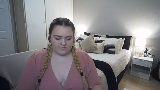 Neytjie online show from November 2025 06:00:02 PM