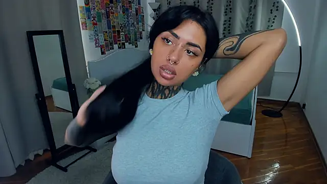 Snapshot of CharimgSabrina chatting on October 2025 07:05:02 AM CharimgSabrina online show from October 2025 07:05:02 AM