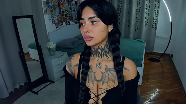 Snapshot of CharimgSabrina chatting on October 2025 06:12:01 AM CharimgSabrina online show from October 2025 06:12:01 AM