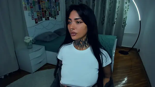 Snapshot of CharimgSabrina chatting on October 2025 06:32:02 AM CharimgSabrina online show from October 2025 06:32:02 AM