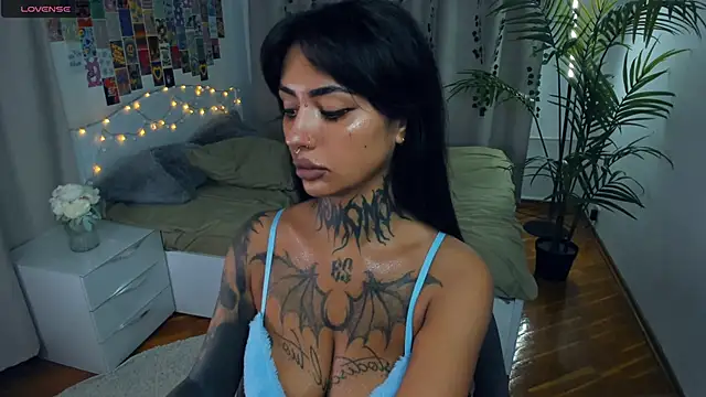 Snapshot of CharimgSabrina chatting on November 2025 06:16:02 AM CharimgSabrina online show from November 2025 06:16:02 AM