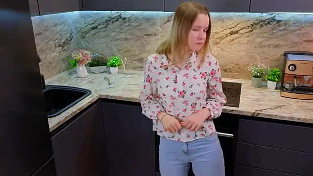 Snapshot of BlytheCleeton chatting on March 2025 01:58:02 AM BlytheCleeton online show from March 2025 01:58:02 AM