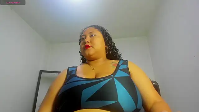 Snapshot of Ayliinn_ chatting on January 2026 01:32:01 AM Ayliinn online show from January 2026 01:32:01 AM