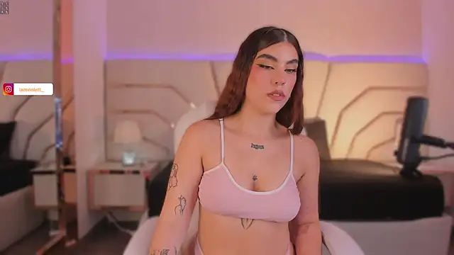 Snapshot of Violeta-Marquez chatting on October 2025 11:47:01 AM Violeta-Marquez online show from October 2025 11:47:01 AM