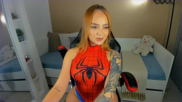 ValentinaMilann online show from October 2025 12:31:02 AM