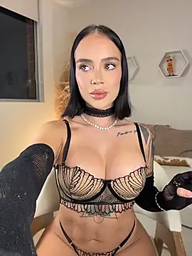 Snapshot of ValentinaMilann chatting on July 2026 12:24:01 AM ValentinaMilann online show from July 2026 12:24:01 AM