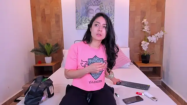 isabella winkler online show from March 2026 10:33:02 AM